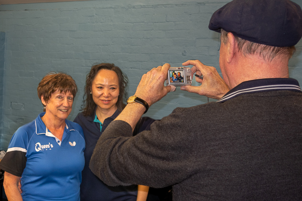 Jan, Kei 7 Peter - (Jan & Kei with paparazzi.jpg)